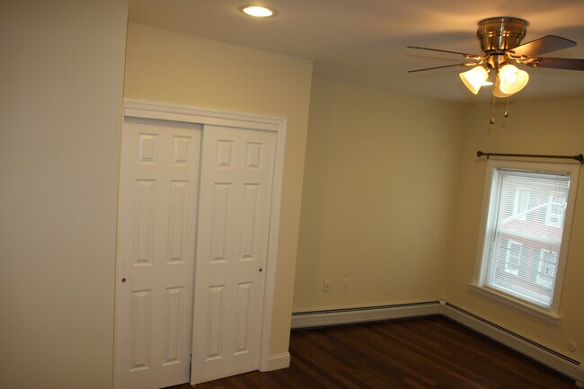 Foto del edificio - 46 W Main St