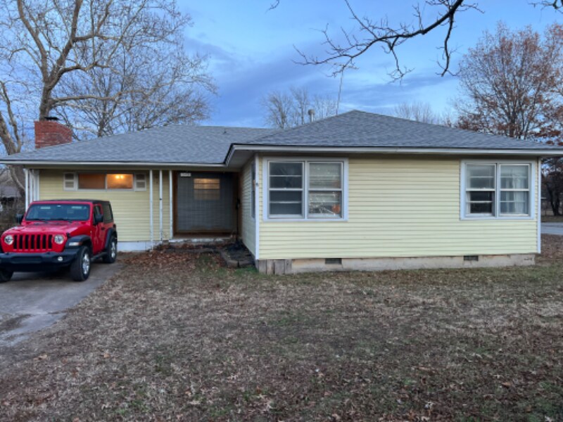 Primary Photo - 2023 Maple St