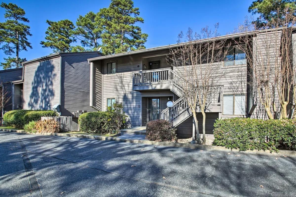 Primary Photo - 200 Hamilton Oaks Dr