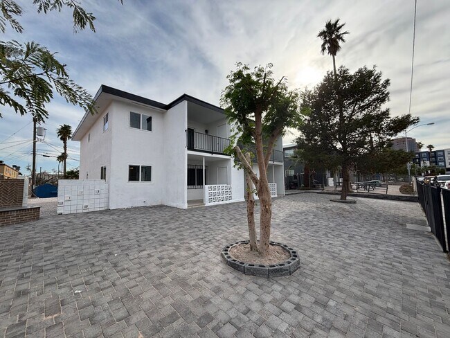 Building Photo - Gorgeous 2bed/1bath home located in Spring...