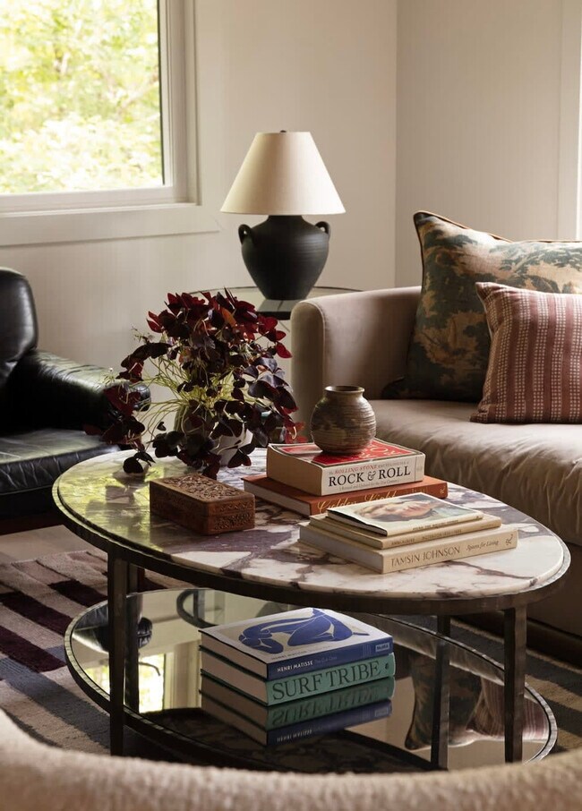 Foto del edificio - 11889 White Oak Dr