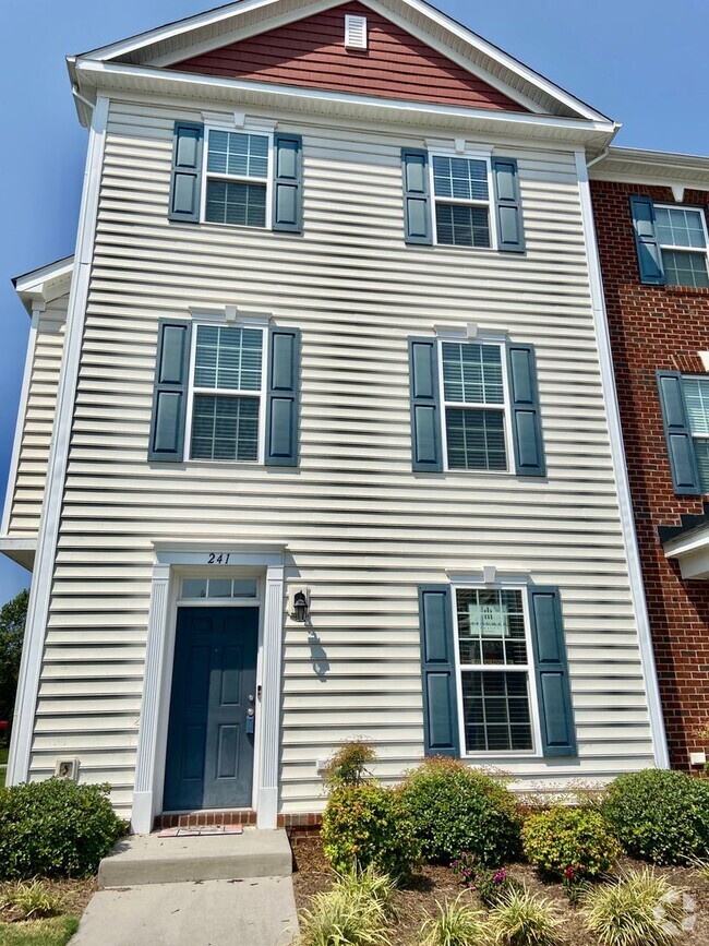 Building Photo - 241 Feldspar St
