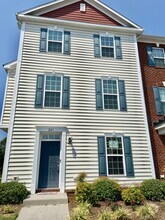 Building Photo - 241 Feldspar St
