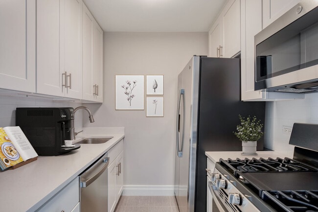 Photo - Windsor Court Apartments