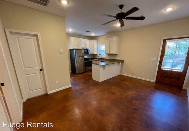 Building Photo - 1 br, 1 bath House - 501 Riley