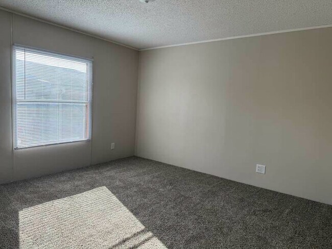 Foto del edificio - Spacious & Affordable 3BR Home in Belleville - Pet-Friendly, Central AC & Only $900!