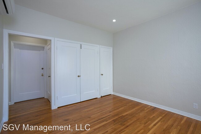 Building Photo - 211 S El Molino Ave