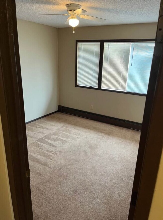 Foto del edificio - 425 Hillside Dr