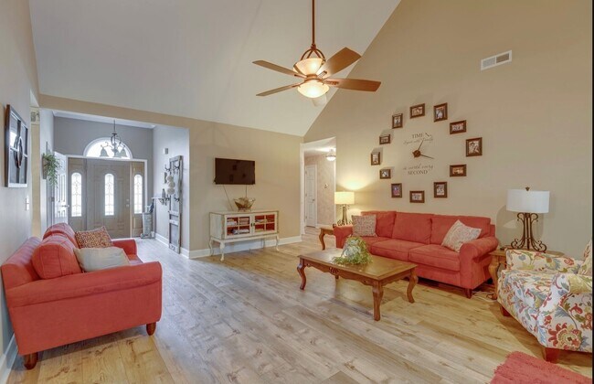 Building Photo - 3015 Iroquois Dr