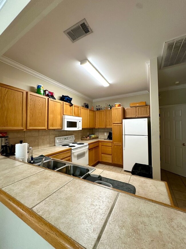 Foto del edificio - Courtney Place Condominiums 3BR 2BA