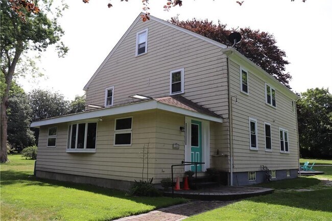 Building Photo - 140 Maple Ave