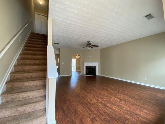 Foto del edificio - 646 Kenridge Dr