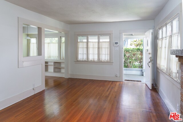 Foto del edificio - 759 N Edinburgh Ave