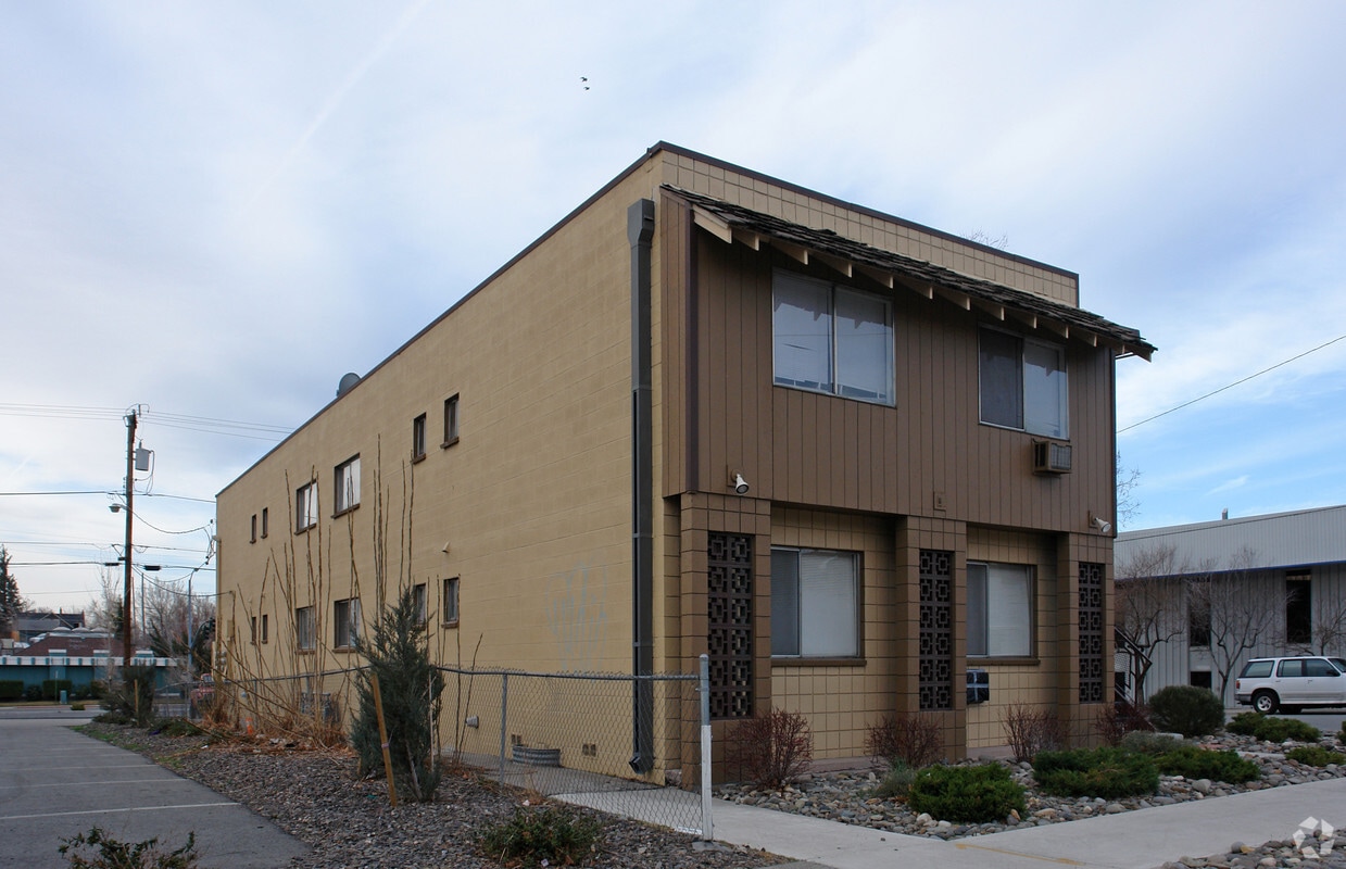 Building Photo - 900 Willow St