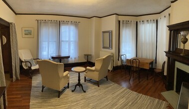 Building Photo - 110 Grovers Ave