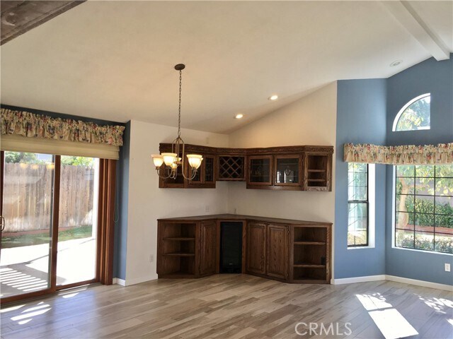 Building Photo - 424 Portola St