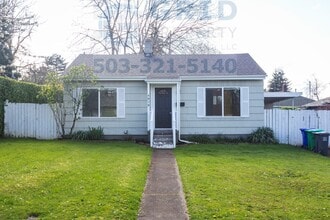 Building Photo - 4919 NE 86th Ave