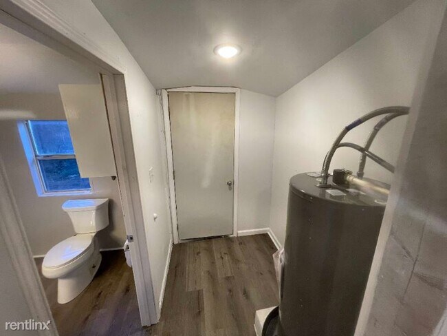 Building Photo - 1 br, 1 bath House - 1417 N Jones St