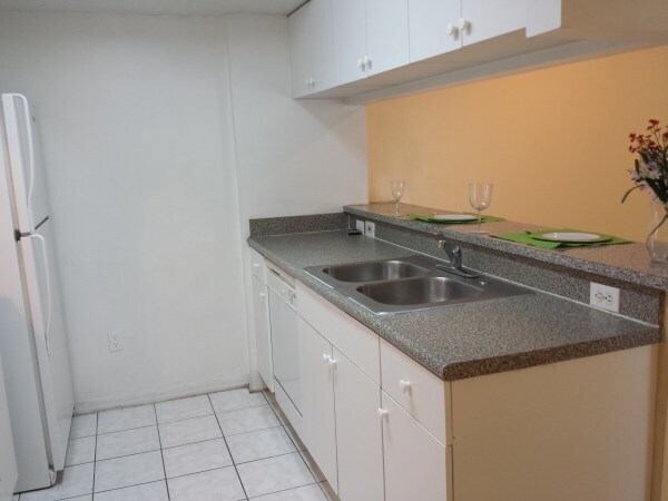 Building Photo - 410 S Park Rd