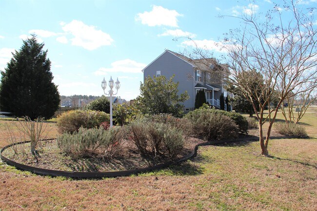 Foto del edificio - 205 Queenswood Blvd
