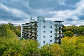 Building Photo - The White House Apartments