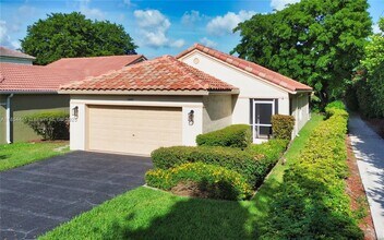 Building Photo - 1583 Presidio Dr