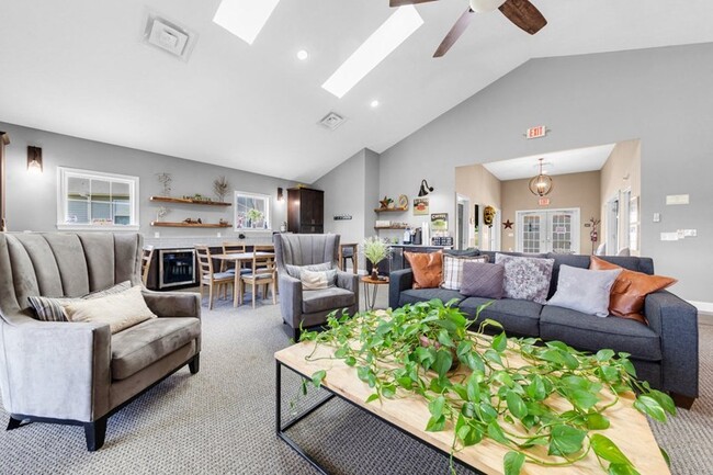 Building Photo - Lancaster Ridge