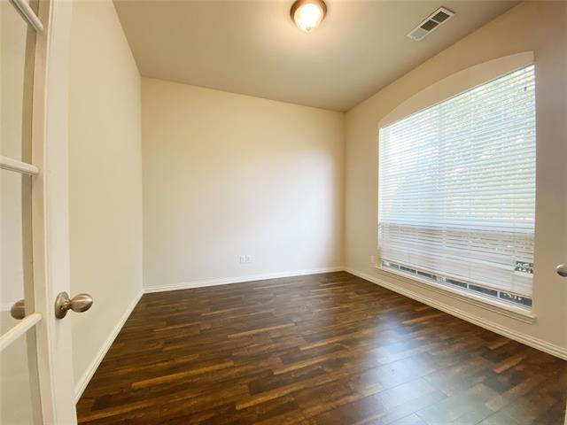 Foto del edificio - 4828 Van Zandt Dr