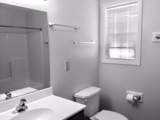 Foto del edificio - 1692 Oriole Dr