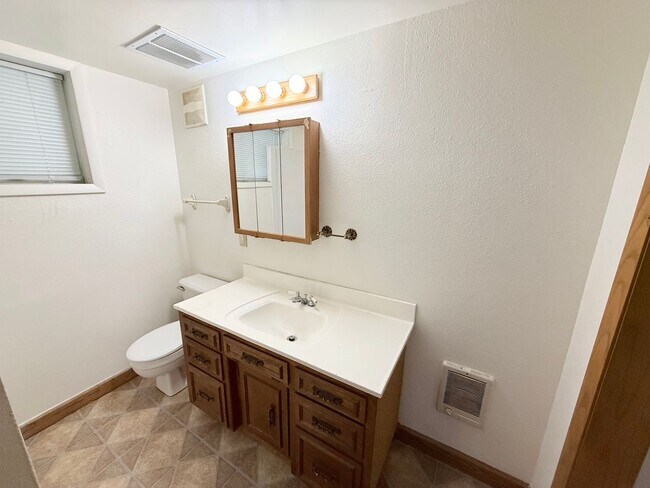 Building Photo - 1406