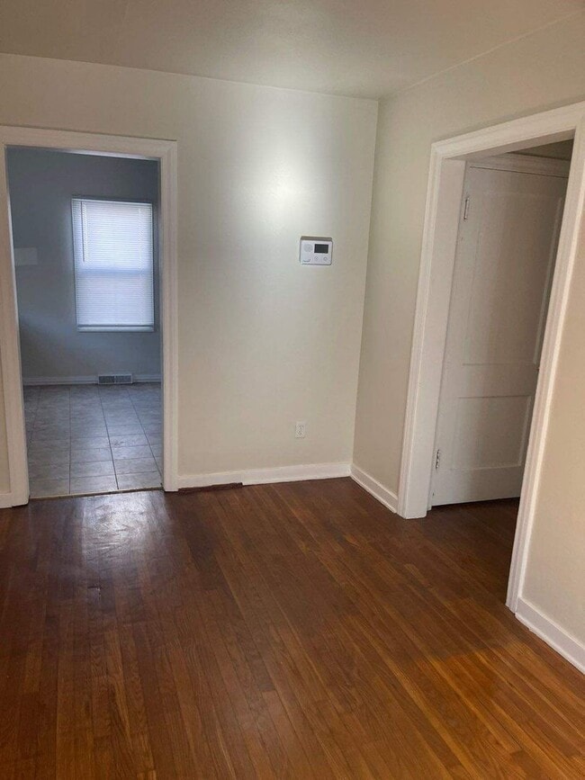 Foto del edificio - 7613 Van Buren Ave