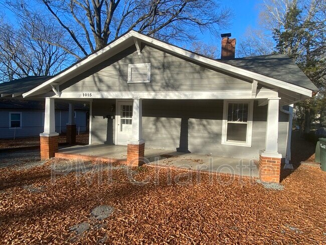 Foto del edificio - 1015 Elm St