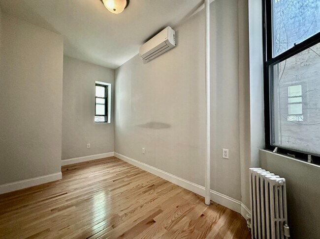Foto del edificio - 29 W 12th St