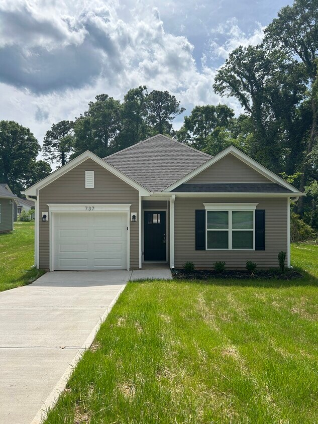 Foto principal - 737 N McFarland St