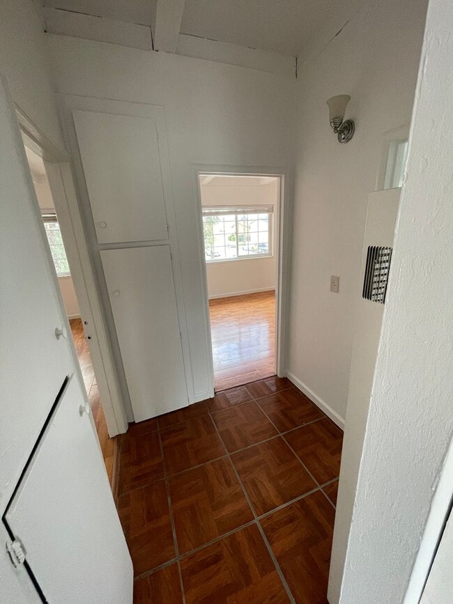 Building Photo - 841 Sharmon Palms Ln