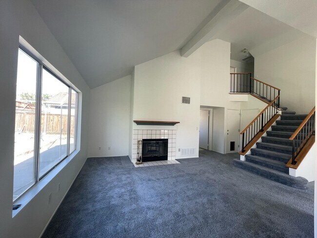 Building Photo - 1009 Heatherfield Ave