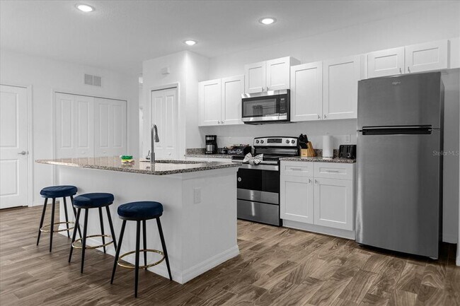 Foto del edificio - 97 N Goldwyn Ave