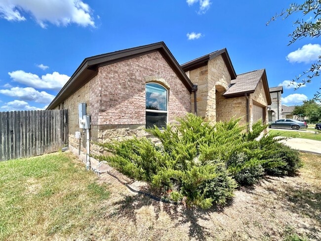 Foto del edificio - Charming 4BR/2BA One-Level Home with Moder...