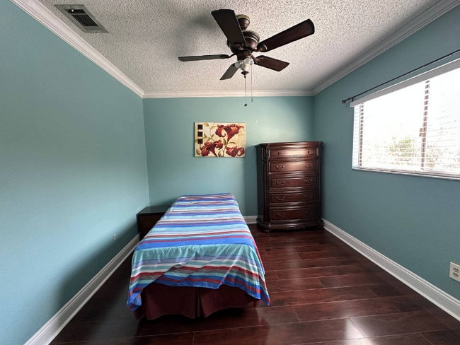 Photo - 106 Coralwood Cir House