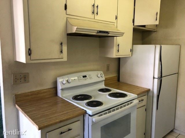 Building Photo - 23815 Hemlock Ave