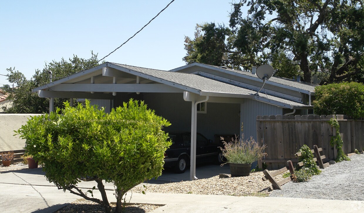 Building Photo - 126-128 Marina Vista