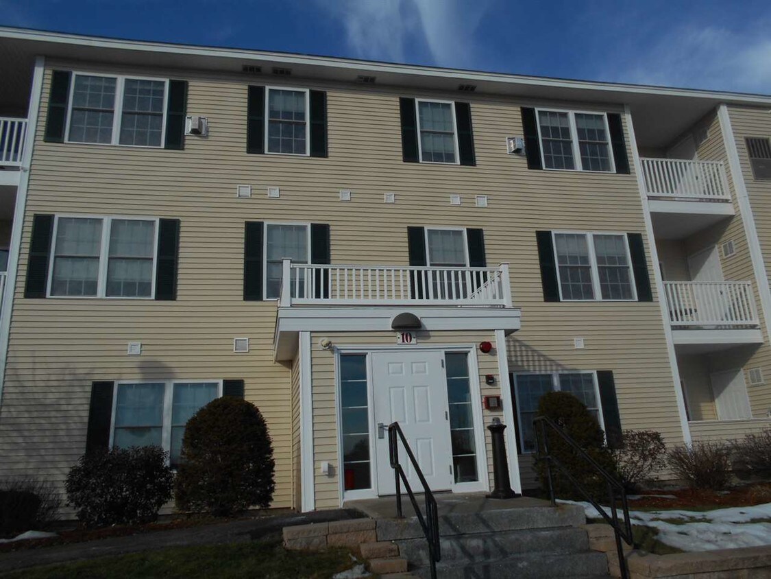 10 Vista Ridge Dr Unit 1, Londonderry, NH 03053 Condo for Rent in