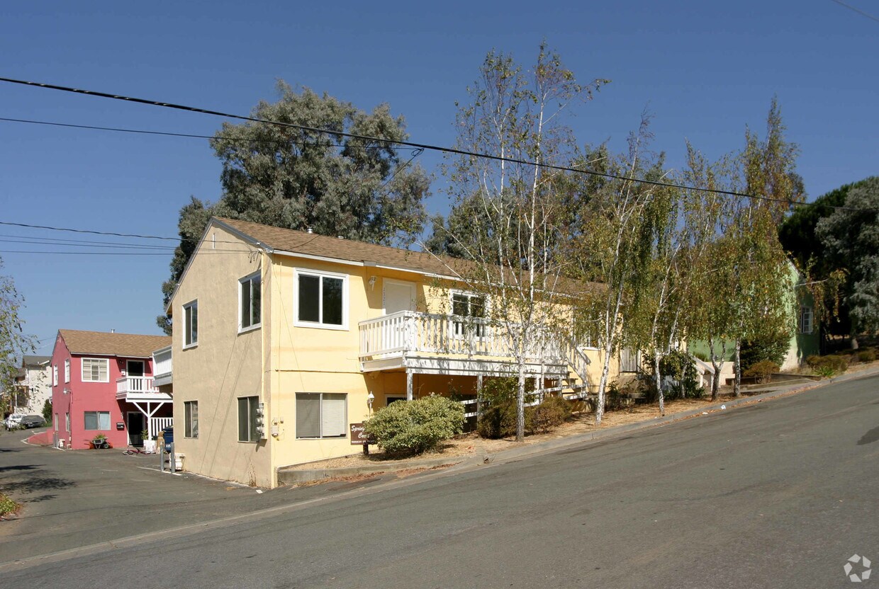 Primary Photo - Spring Hill Court