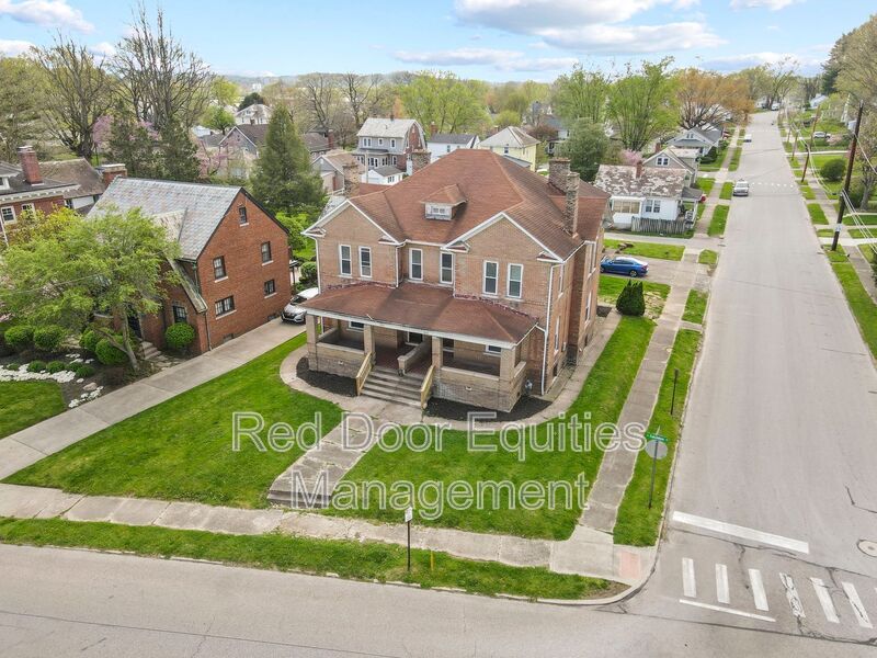 Foto principal - 1155 N Columbus St