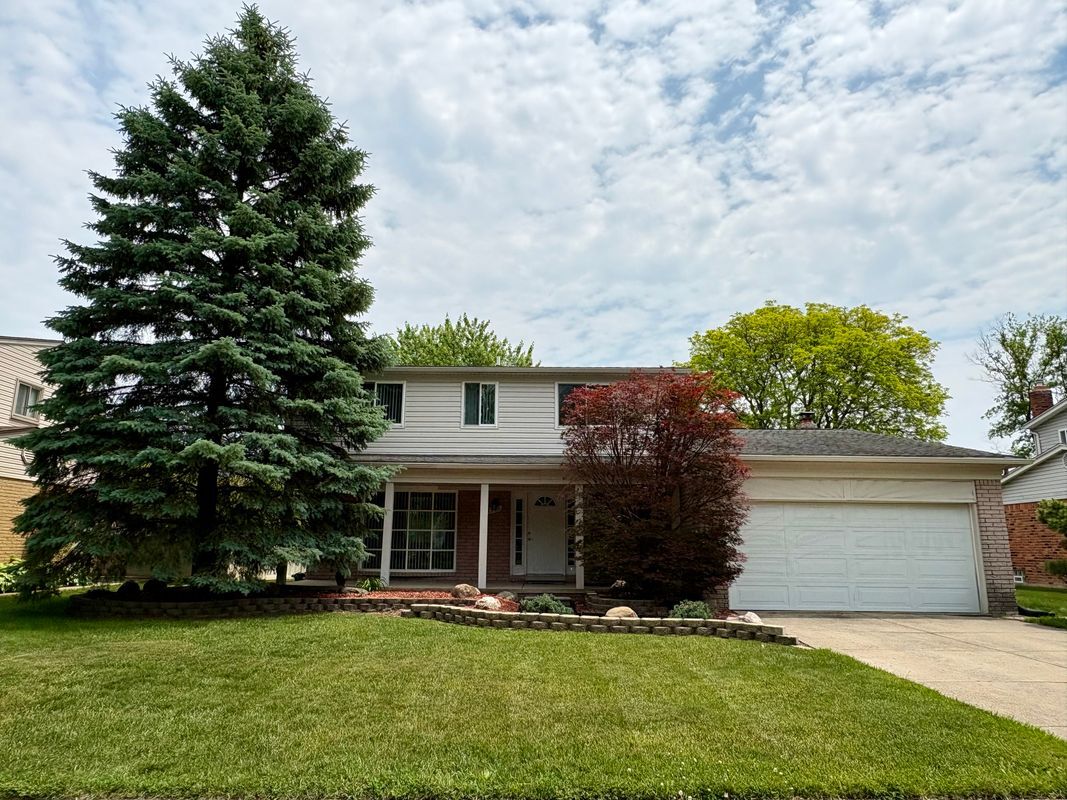 Primary Photo - 3550 Kings Point Dr