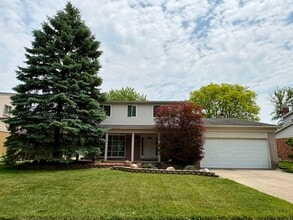 Building Photo - 3550 Kings Point Dr