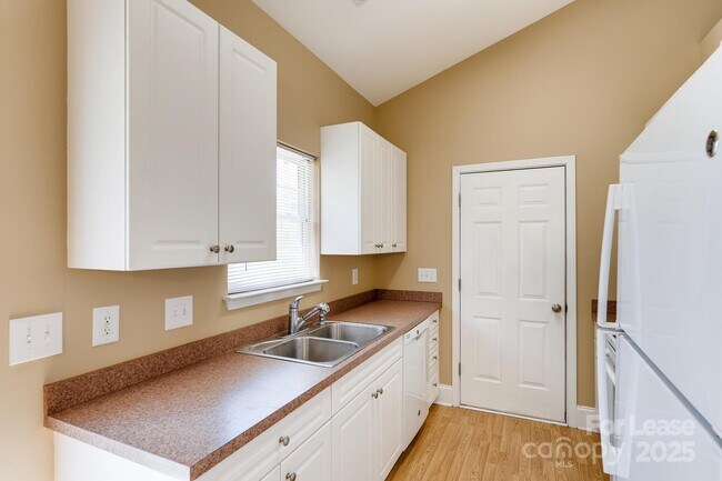 Foto del edificio - 122 Oak Haven Dr