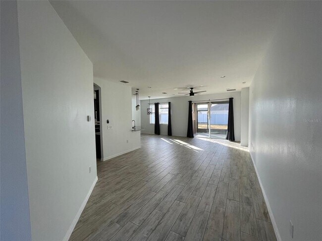 Foto del edificio - 3312 Wolf Run Rd