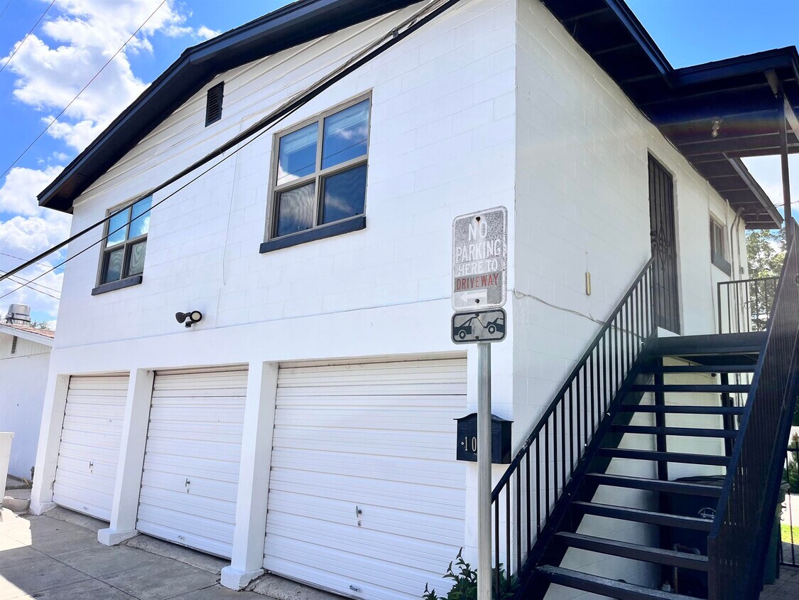 Primary Photo - 1020 Main Ave