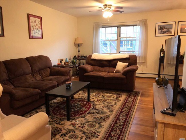 Foto del edificio - 328 Lakeland Ave